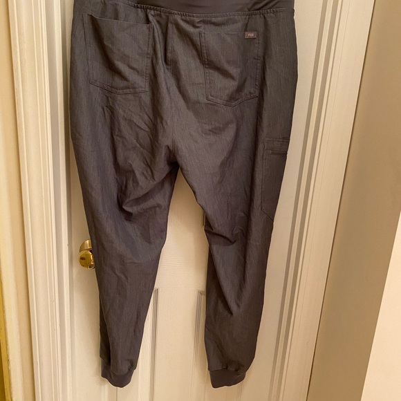 Figs Technical Collection Zamora Jogger Scrubs Drawstring Pockets Medical - Picture 2 of 13